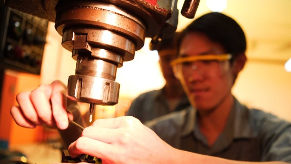 Image 21: guy-testing-machinery-teaser-img